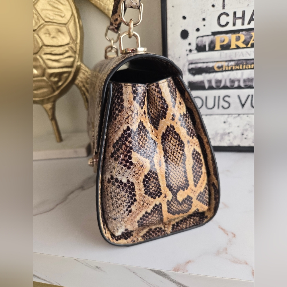 EUC Henri Bendel Embossed Top Handle Bag With The Strap - Picture 4 of 12